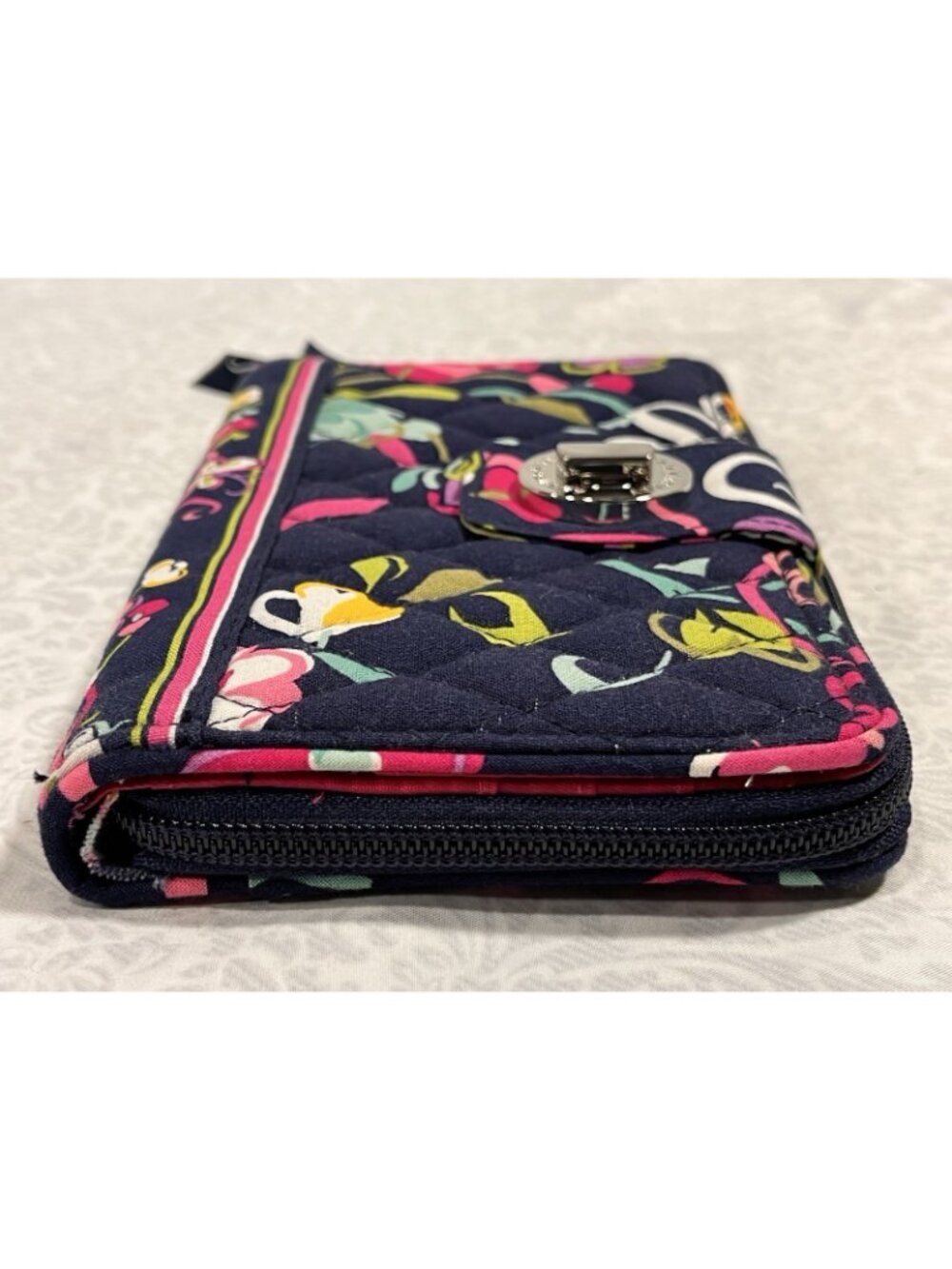 Vera Bradley "Ribbons" Turn Lock Wallet Quilted Navy Blue Zipper 8”x5” - Picture 9 of 13